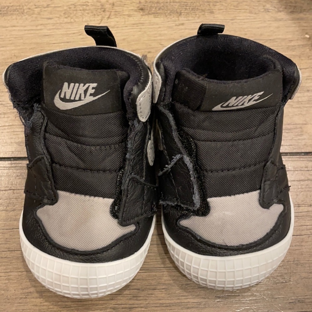 Nike crib shoes